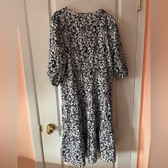 Selling ZOYA dress, mini tightening belt, 3/4 length sleeves, button at neck - Picture 2 of 5